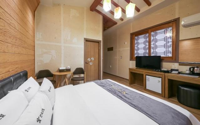 Jeonju Hanok Hotel Kung Eksteriør billede