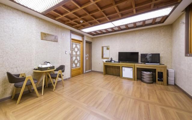 Jeonju Hanok Hotel Kung Eksteriør billede