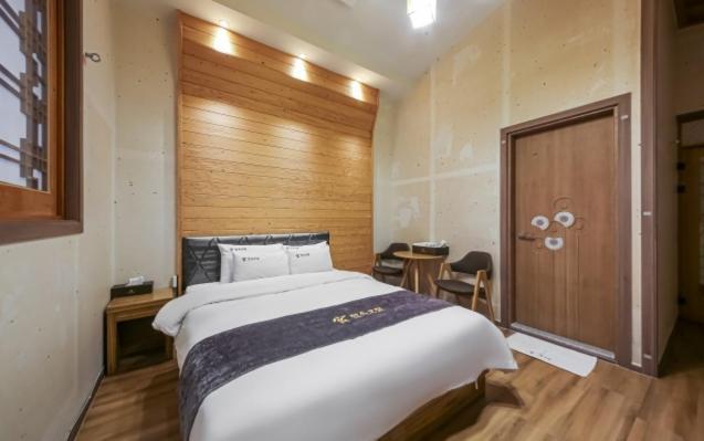 Jeonju Hanok Hotel Kung Eksteriør billede