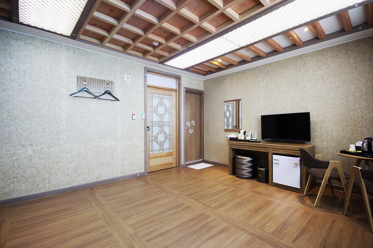 Jeonju Hanok Hotel Kung Eksteriør billede