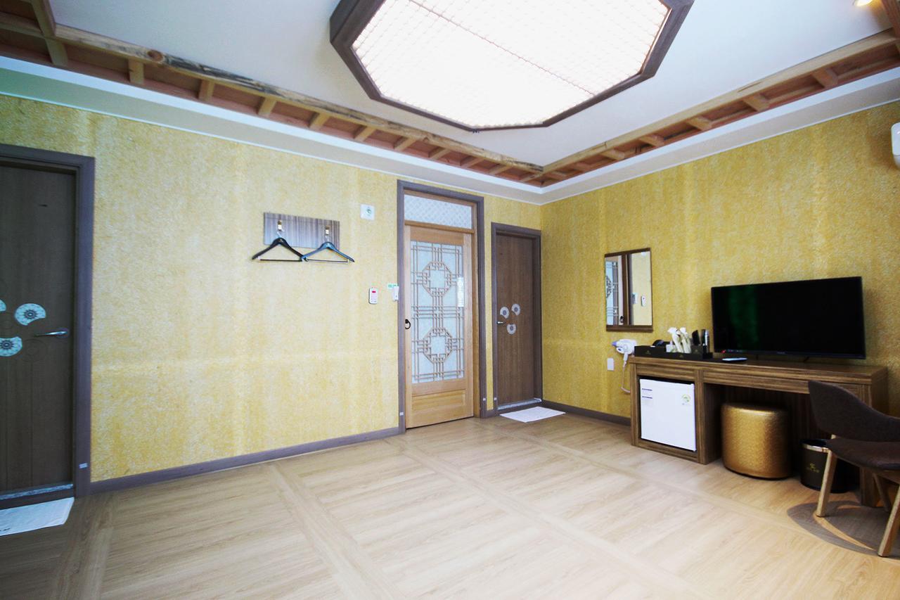 Jeonju Hanok Hotel Kung Eksteriør billede